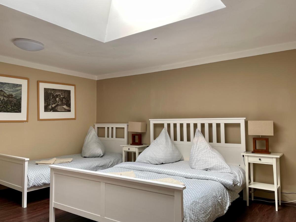 דצ'ין Apartman Galerie מראה חיצוני תמונה