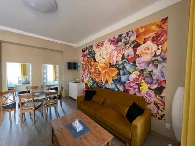 דצ'ין Apartman Galerie מראה חיצוני תמונה