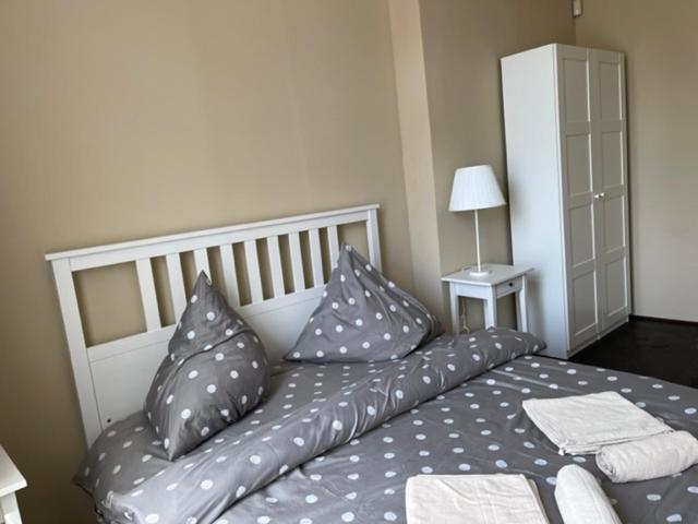 דצ'ין Apartman Galerie מראה חיצוני תמונה